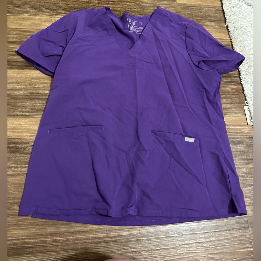 EUC Figs Casma™ Three-Pocket Scrub Top
